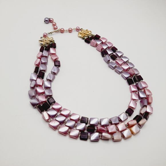 Vintage Japan 1950s Pink Lavender Pearl Finish 3 Strand Necklace 17” - Picture 8 of 13